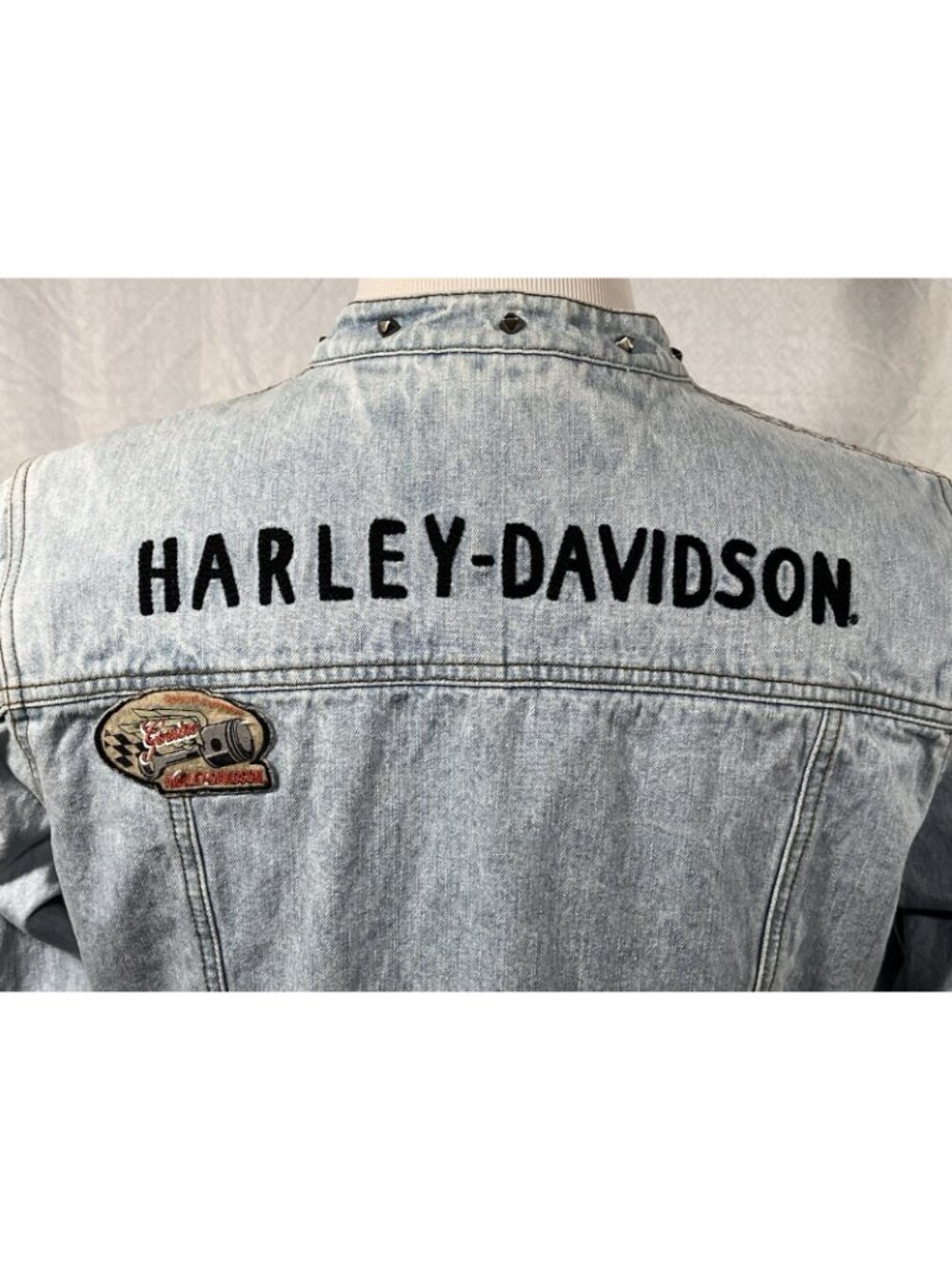 Women’s Sz XL Harley Davidson Denim Jacket Patches Studs Distressed Light Blue - Picture 8 of 13